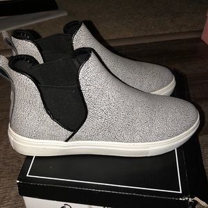 Slip on sneakers never worn